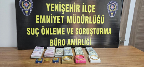Kocasından altınları saklamak için hırsızlık süsü verdi