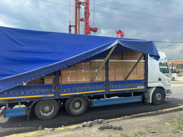 Bursa'da kaçak alkol ve tütün operasyonu
