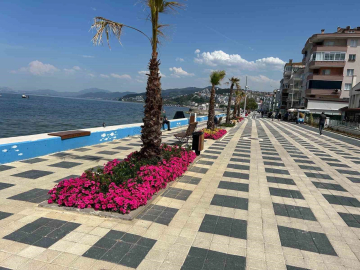 Bursa çiçek bahçesine dönüşüyor