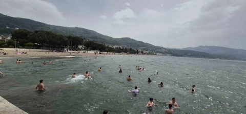 Bursa’da deniz sezonu erken açıldı