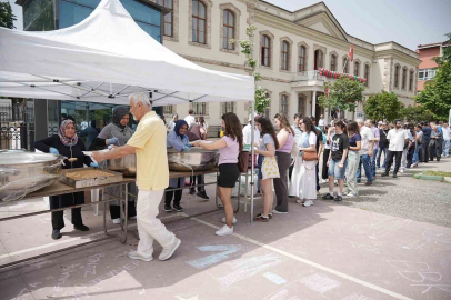 Bursa'da eski mezunlar pilav gününde buluştu