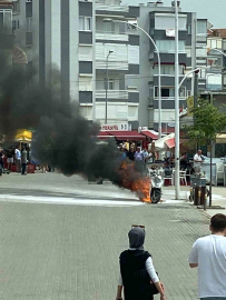 Bursa'da motosiklet alev alev yandı
