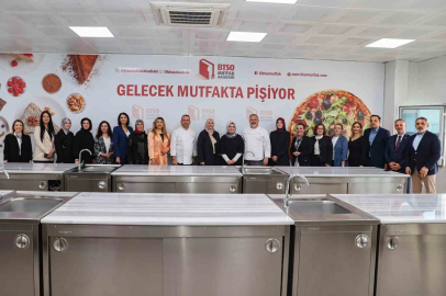 Bursa protokolünün eşleri mutfağa girdi