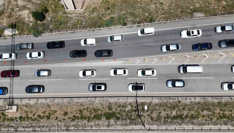 43 ilin geçiş güzergahında trafik yoğunluğu yeniden arttı: Tatilcilerin dönüş yolculuğu sürüyor