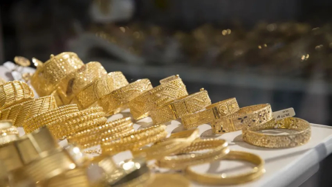 Altın yeni haftaya yükselişle başladı