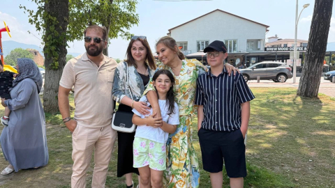 Demet Akalın sırf onun için İznik'e geldi