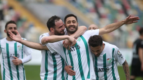 Bursaspor, Tahir Babaoğlu ile yollarını ayırdı