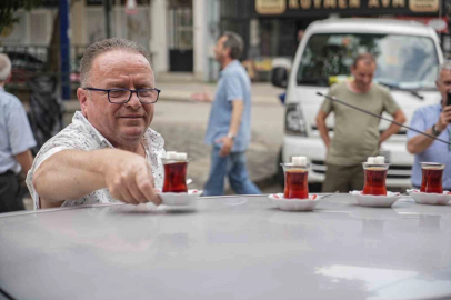 Ne tepsi ne termos! Çaylar otomobille geliyor