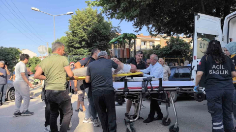 Otomobille çarpışan motosiklet sürücüsü ağır yaralandı