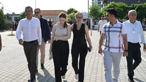 Özgür Özel’den anlamlı destek: Ferdi Zeyrek'in kızını sınava bizzat götürdü