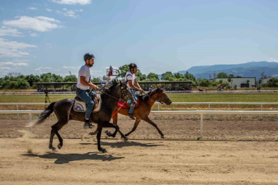 Rahvan atları şampiyonluk için koştu