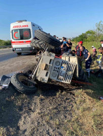 Bursa'da traktör ile çekici çarpıştı: 1 yaralı