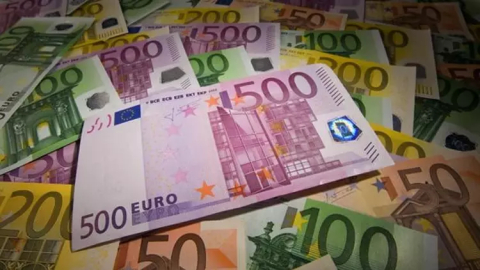 Euro rekor kırdı! Dolar karşısında 4 yılın en yükseği