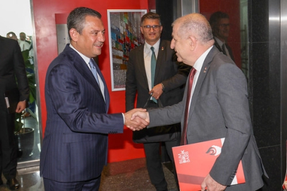 CHP Genel Başkanı Özel, Zafer Partisi Genel Başkanı Özdağ ile görüştü