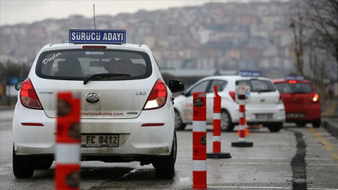 Ehliyet sınavında dünya rekoru: 950 denemeyle başardı!