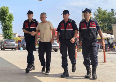 Cezaevi firarisini jandarma yakaladı