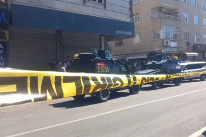 Polislere pompalı tüfekle saldırıldı