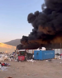 Bursa’da geri dönüşüm tesisinde yangın: Gökyüzünü siyah dumanlar kapladı