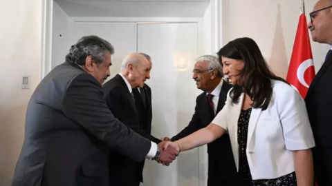 Bahçeli'den gazetecilere dikkat çeken yanıt: "Ben ahrazım"