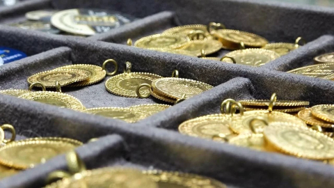 Gram altın tarihi zirvesinden döndü