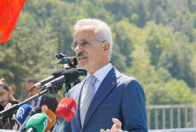 Bakan Uraloğlu Bursa Hızlı Tren ve Metro çalışmaları hakkında bilgi verdi