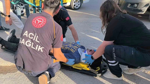 Taksi ile çarpışan motosiklet sürücüsü yaralandı