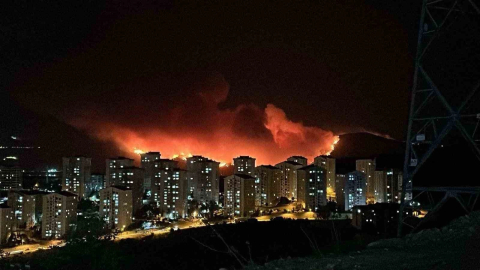 Bursa’daki orman yangını geceyi gündüze çevirdi... Alevler havadan görüntülendi