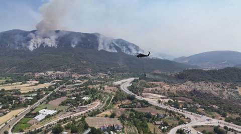 Karabük'teki orman yangınında dumanlar yükselmeye devam ediyor