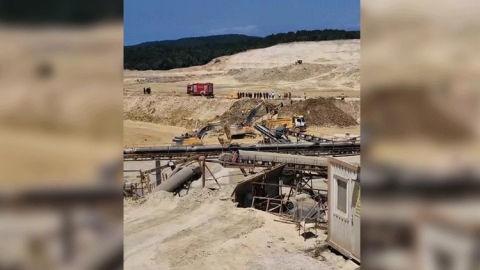 Kum ocağında göçük: 1 işçi balçık içinde kaldı
