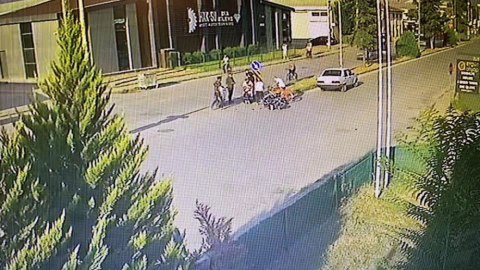Bursa'da kamyonet ile motosiklet çarpıştı!
