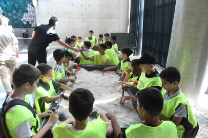 Bursa'da minik arkeologlar, geçmişin izini sürüyor