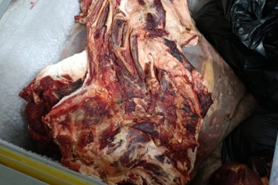 Mersin'de bir markette mide bulandıran görüntüler!