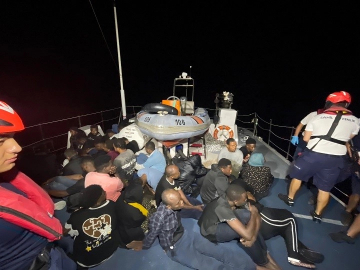 Bodrum'da 35 düzensiz göçmen kurtarıldı