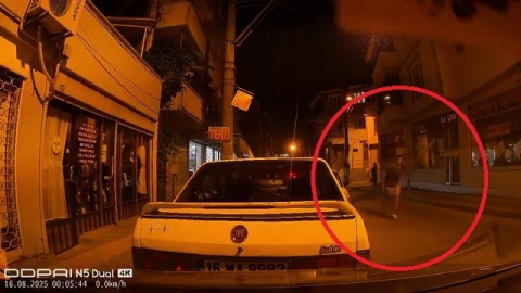 Bursa'da akılalmaz olay: Park halindeki araçlara çarptı
