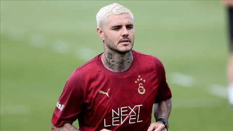Icardi'den skandal hareket! Taraftara kafa attı!