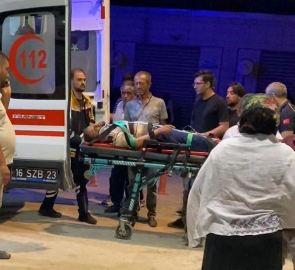 Bursa'da devrilen traktörün sürücüsü ağır yaralandı