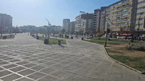 Elazığ'da cadde ve sokaklar boş kaldı