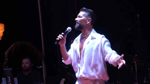 20 yıl sonra ilk sahneye çıktığı mekana geri döndü