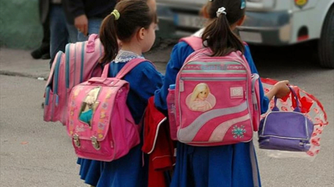 Çocuklarda ağır çanta kullanımı bel ağrısı yapıyor