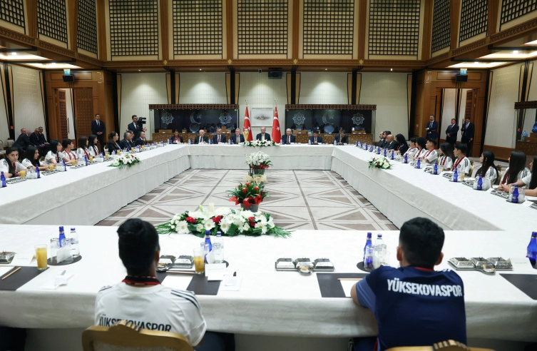 Cumhurbaşkanı Erdoğan: Terörsüz Türkiye'nin en önemli aktörü gençlerimiz ve kadınlar olacaktır