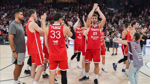 A Milli Erkek Basketbol Takımı 2'de 2 yaptı