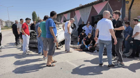 Kontrolden çıkan otomobil takla atarak karşı yola uçtu