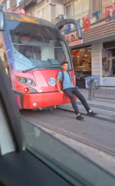 Bursa'da tramvayla tehlikeli oyun