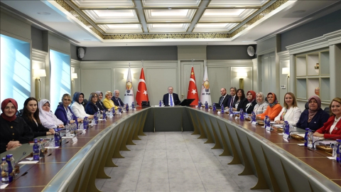 Cumhurbaşkanı Erdoğan, AK Parti'li kadın belediye başkanlarını kabul etti