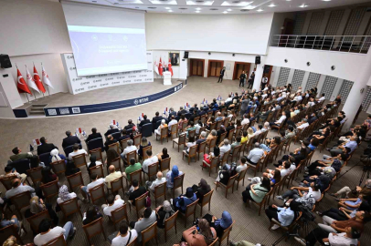 YKS’de dereceye giren Bursalı gençler ödüllendirildi