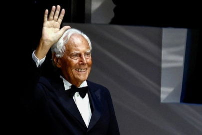Efsanevi İtalyan moda tasarımcısı Giorgio Armani hayatını kaybetti