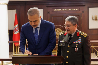 Bakan Fidan'dan Genelkurmay Başkanı Orgeneral Bayraktaroğlu'na ziyaret