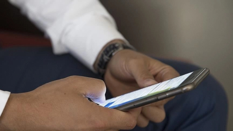 Tuvaletteyken akıllı telefonla vakit geçirmek hemoroid riskini artırıyor