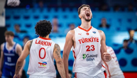 12 Dev Adam çeyrek finalde!