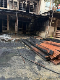 Bursa'da mobilya imalathanesi alev alev yandı